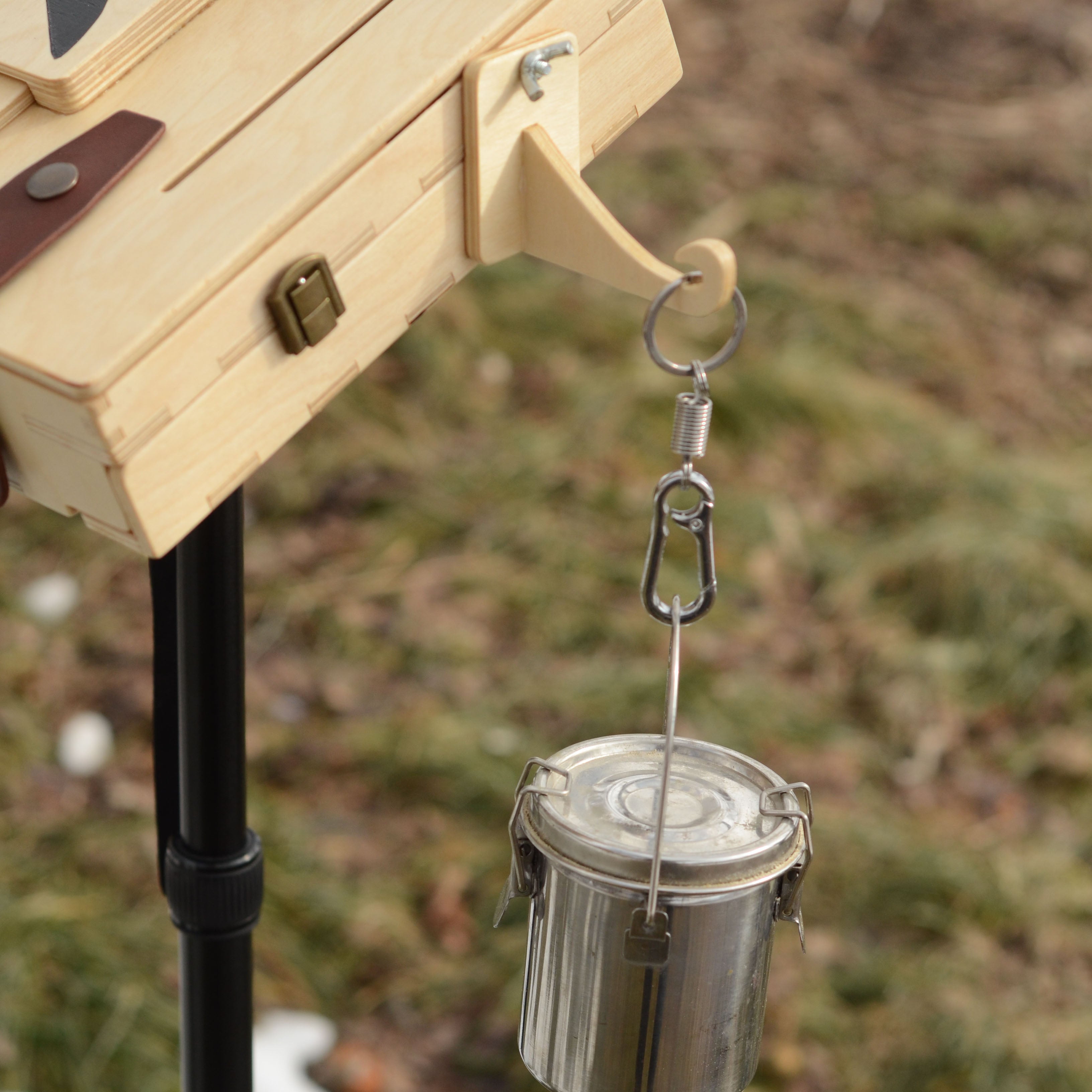 Thinner jar hook