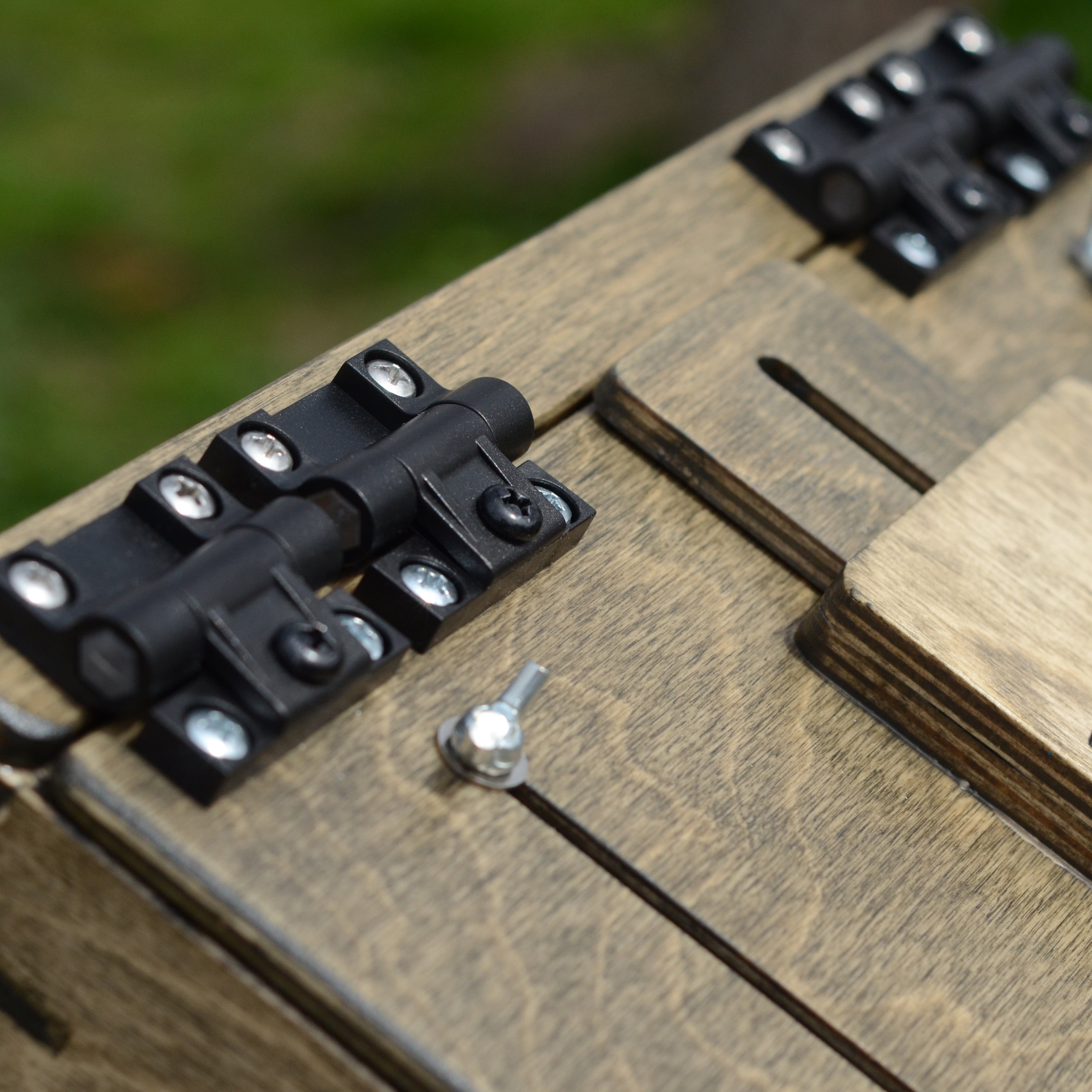 Martlet 10×12 pochade box - side wet panel carrier (made to order)