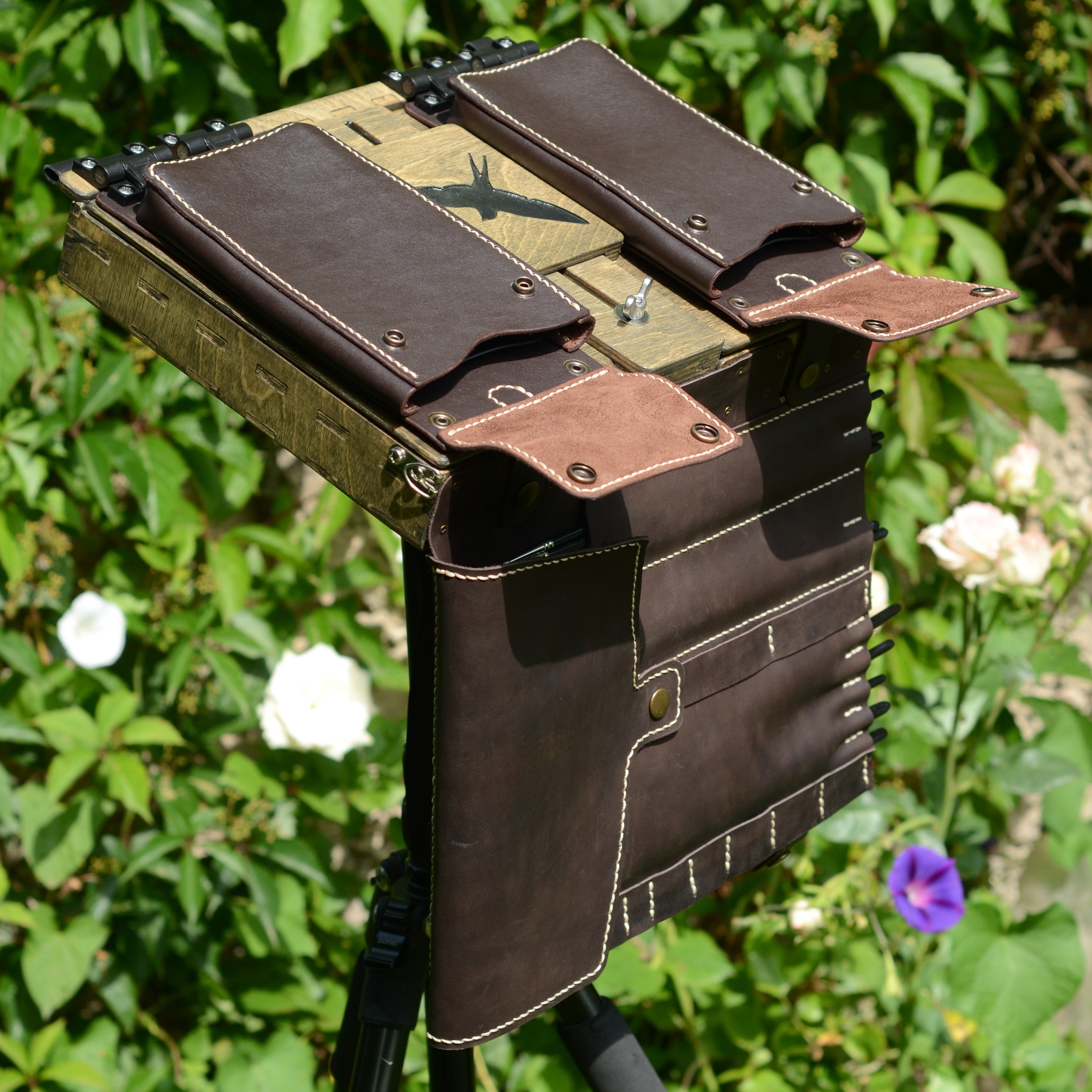 All-in-One pochade box for 9x12" (old wood)