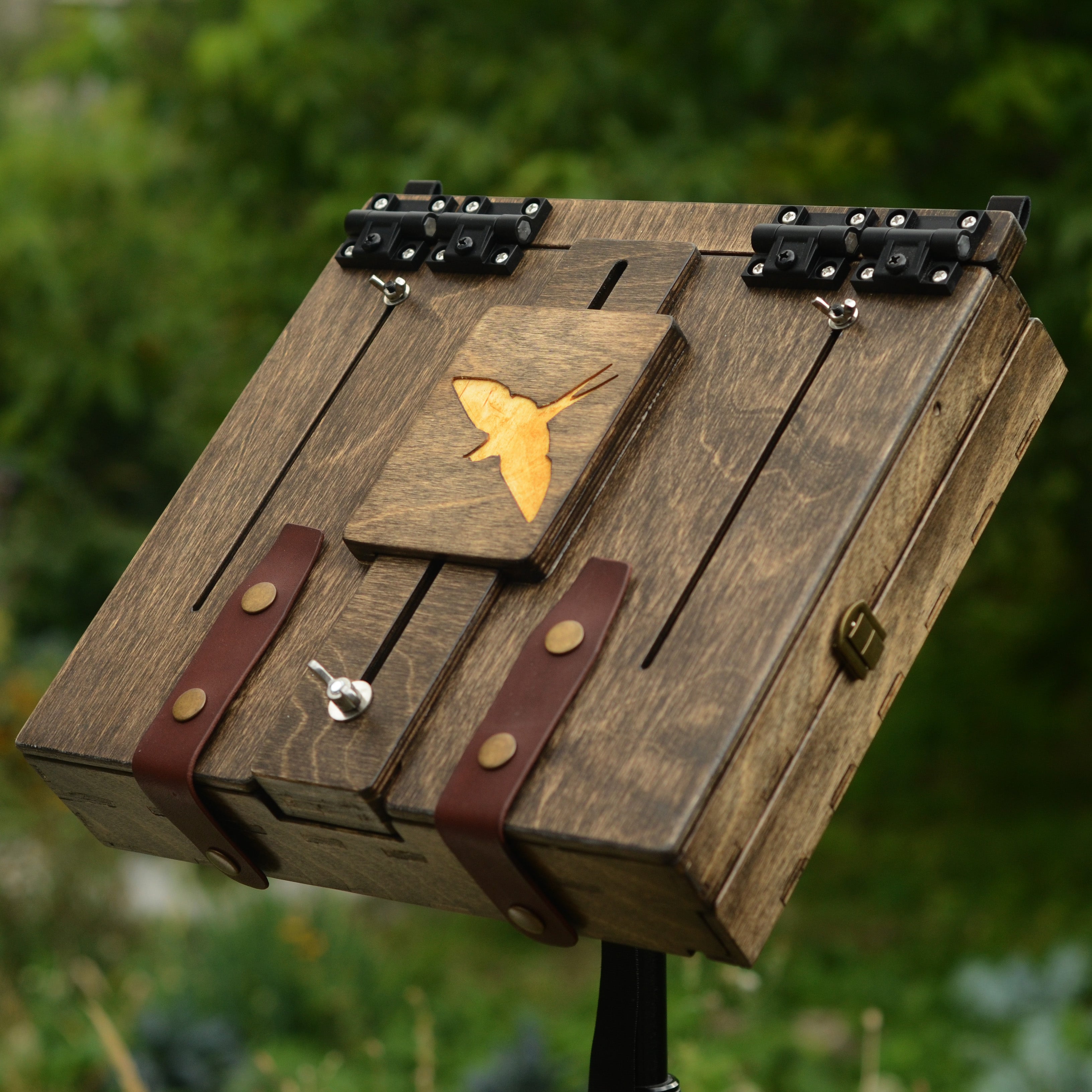 Martlet 10×12 pochade box - side wet panel carrier (black wood)