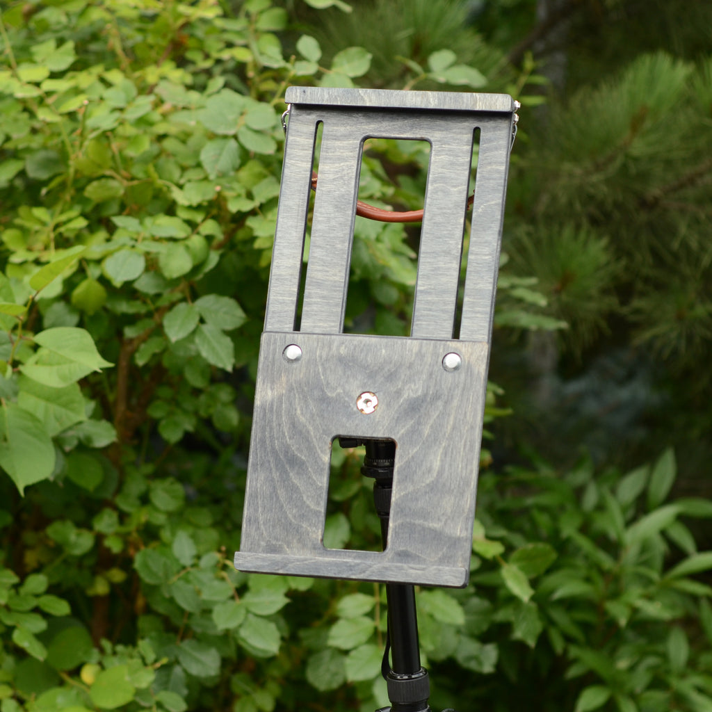 Tripod easel and wet panel carrier