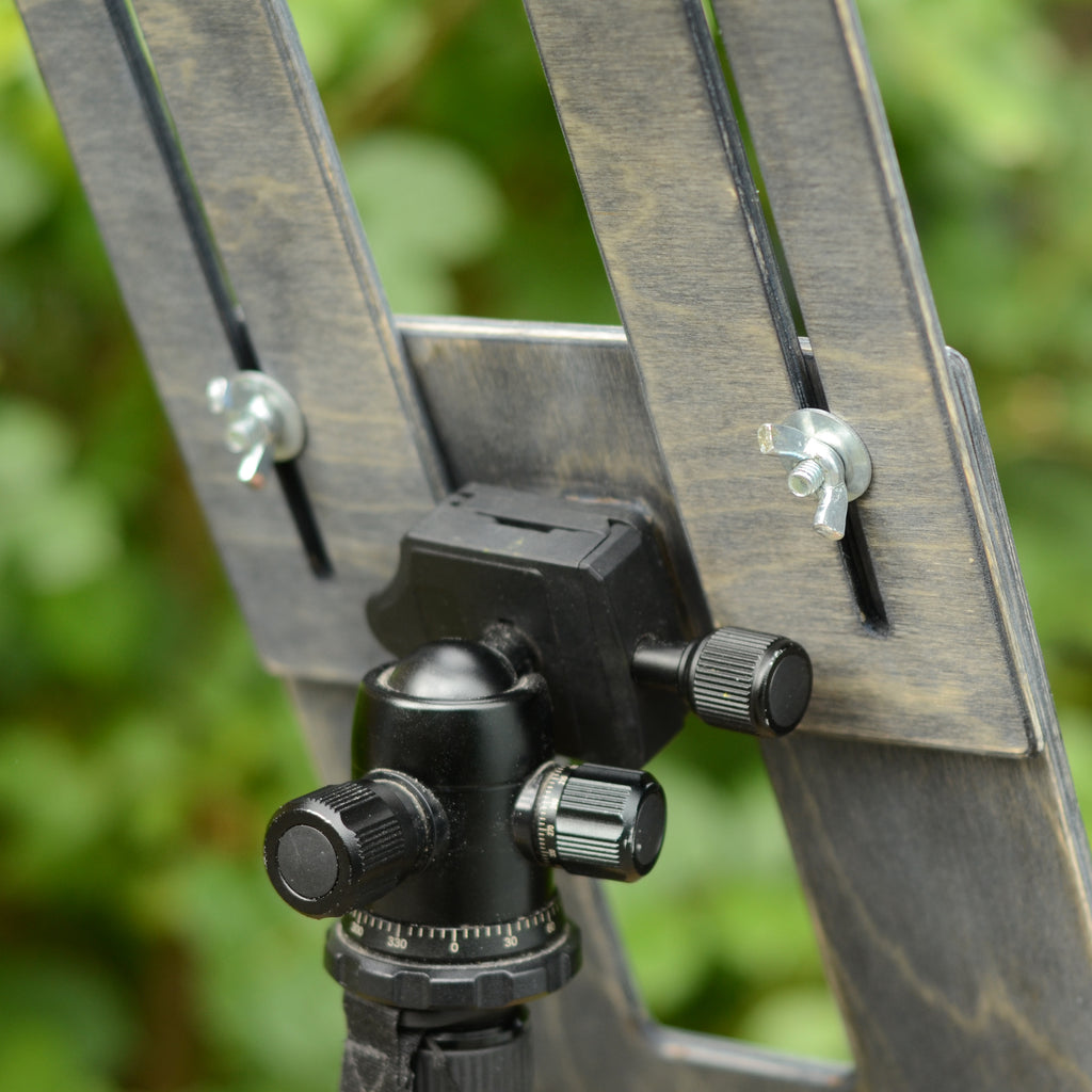 Tripod easel and wet panel carrier