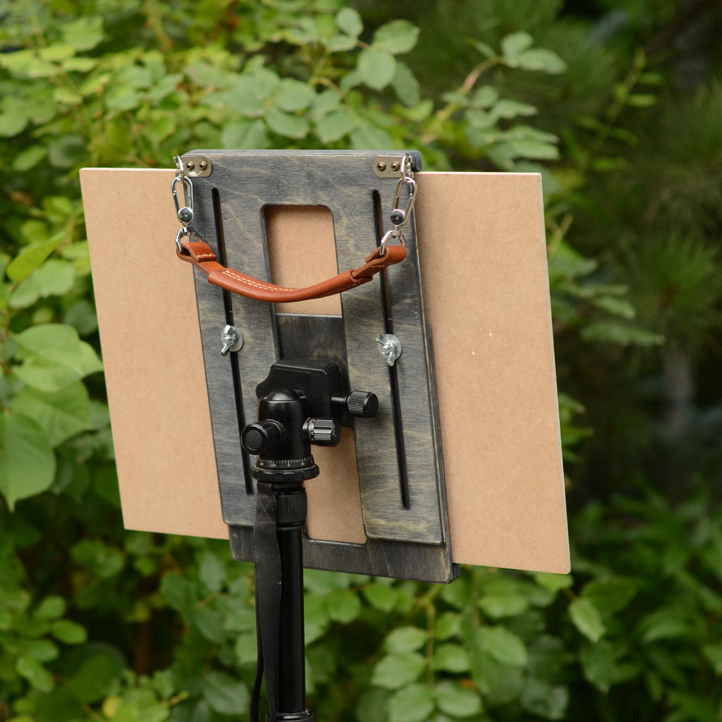 Tripod easel and wet panel carrier