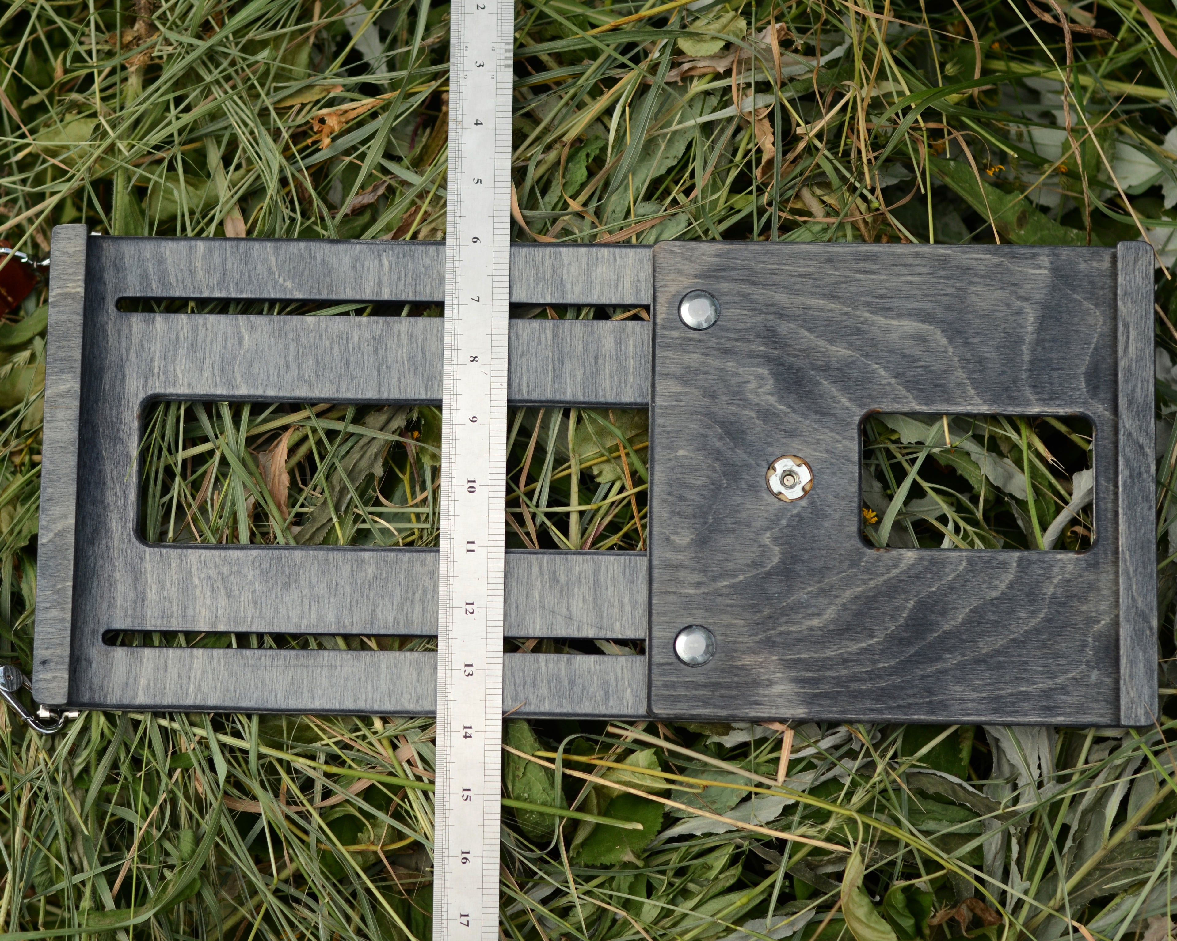 Tripod easel and wet panel carrier