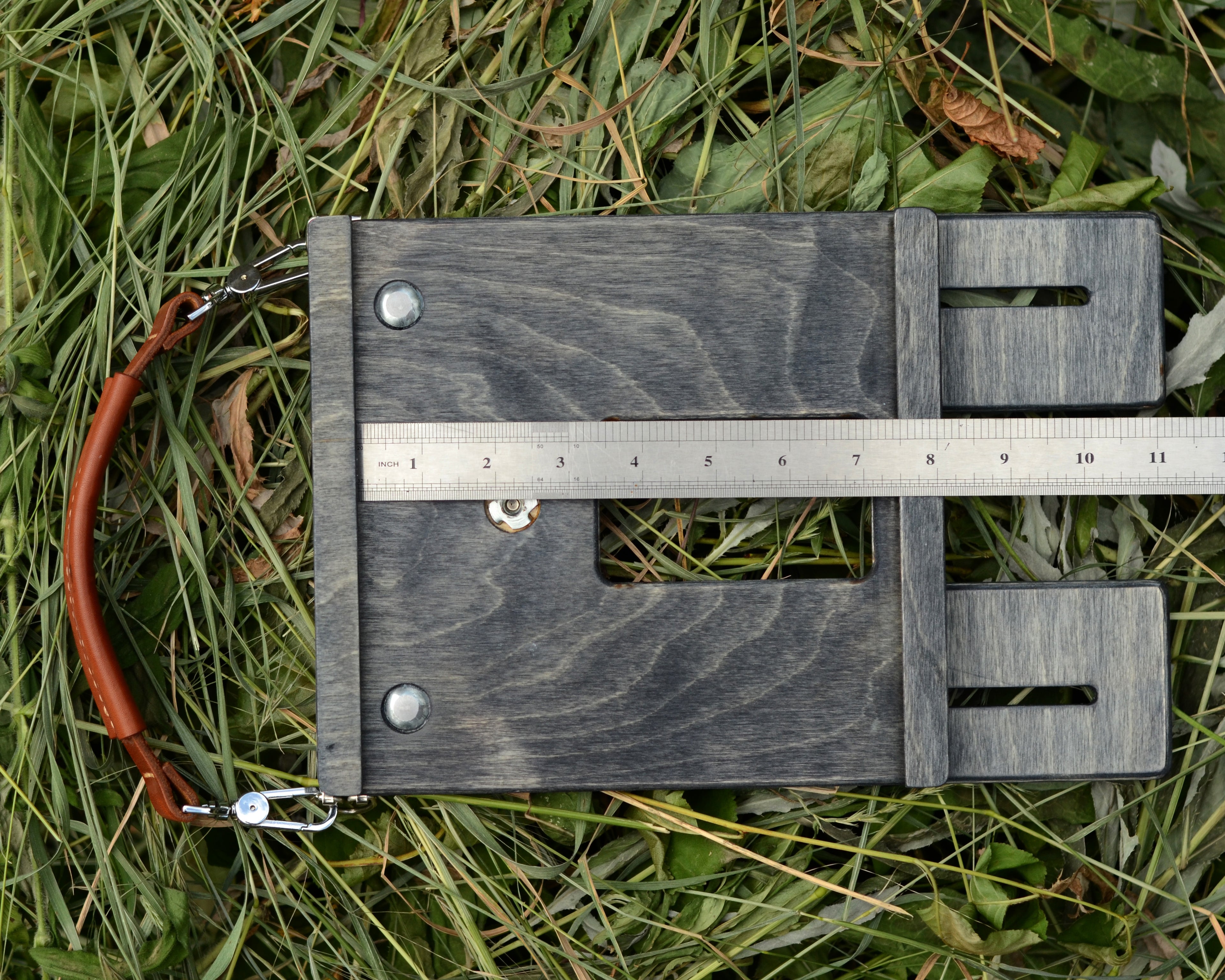 Tripod easel and wet panel carrier