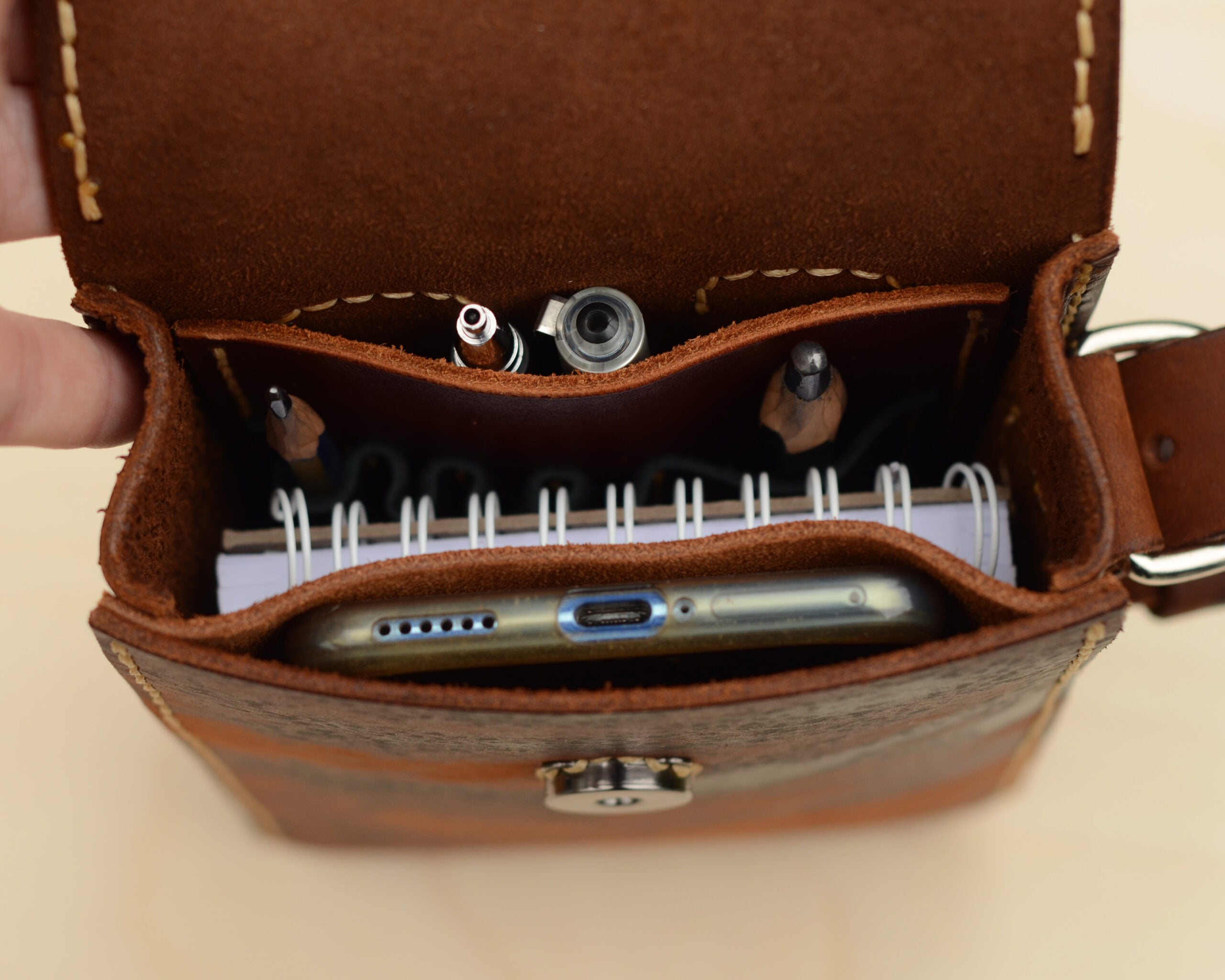 Belt bag for a sketchbook