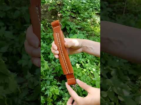 Leather handle for a pochade box