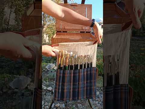 Cotton brush roll for hanging on a pochade box