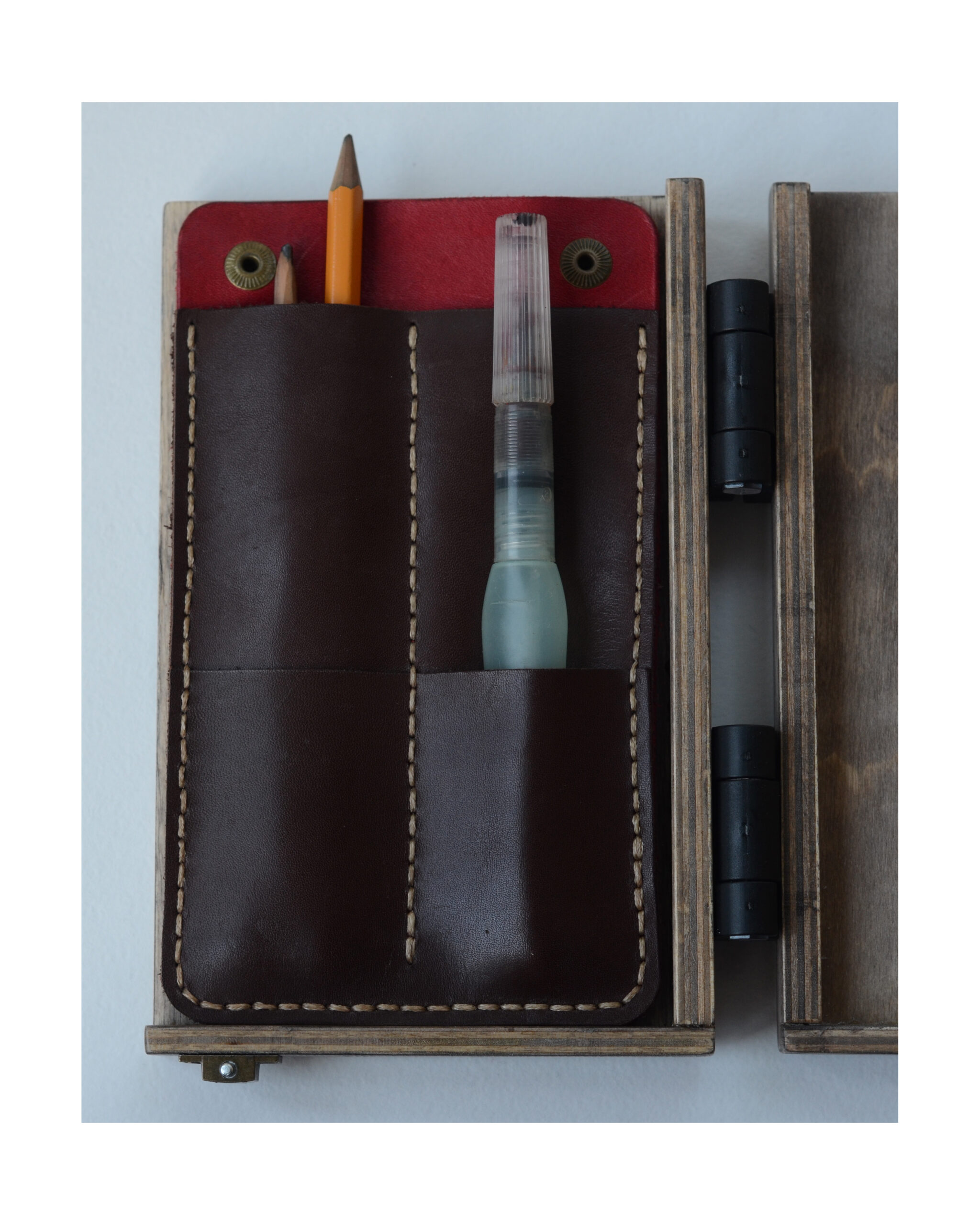 A side pen and brush case for a sketchbox - Martletpochades